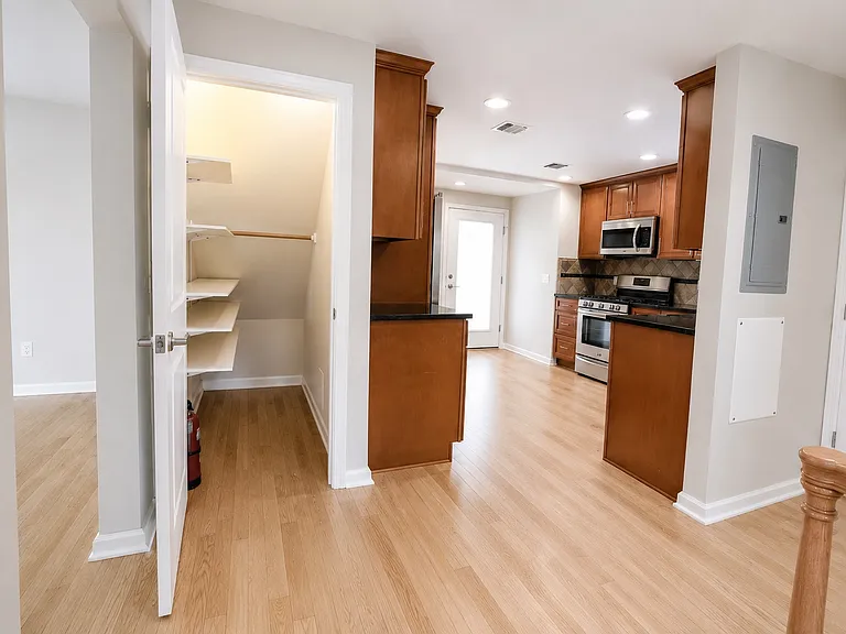 528 Cumberland St #2 — Photo 9