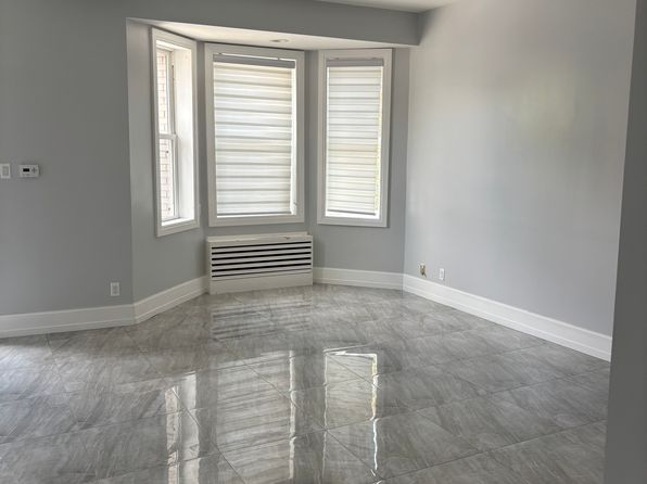 2064 E 17th St FLOOR 2