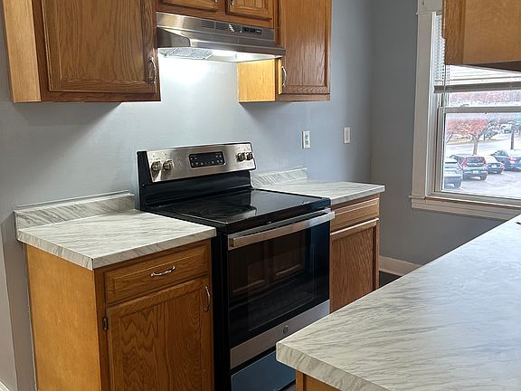 3rd image of 1801 Roanoke Ave #10