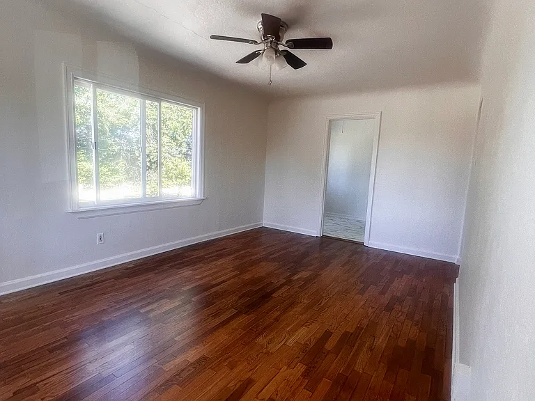 904 Naval Ave #1 — Photo 8