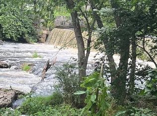 471 Gleasondale Rd APT 1, Stow, MA 01775