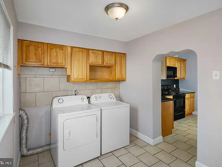 2111 Mifflin St — Photo 12