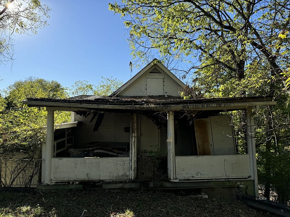 2nd image of 26 Miller Ave
