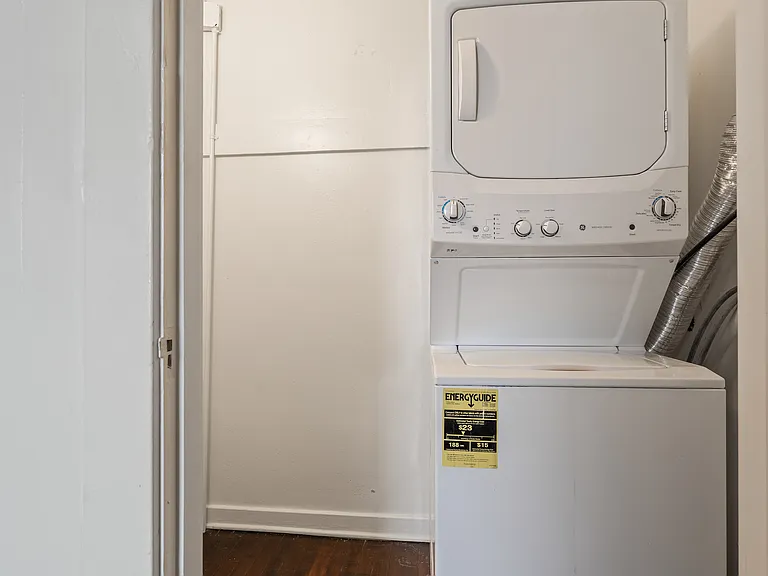 308 Bell St #35 — Photo 7