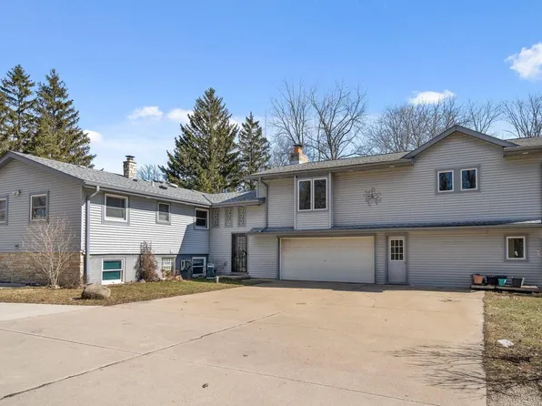 S43W22271 Beeheim ROAD, Waukesha, WI 53189