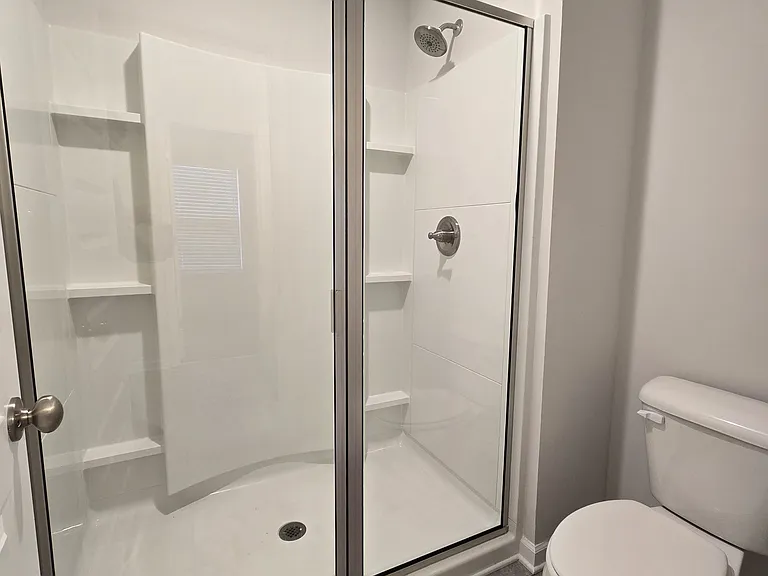 1063 Linsmore Ave — Photo 6
