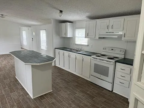 818 Limestone Ct — Photo 10
