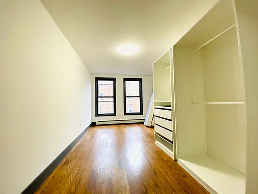 Rented by Blue Egg Realty Corp | media 26