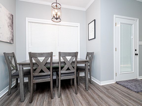 4th image of 140 Mayhaw Ln