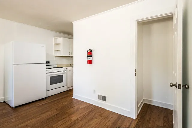 2158 Main St #4 — Photo 2