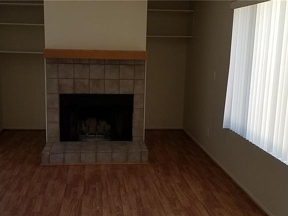 3rd image of 1800 Clubhouse Dr Unit 80