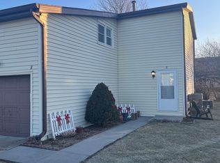 1705 King Dr APT E, Normal, IL 61761