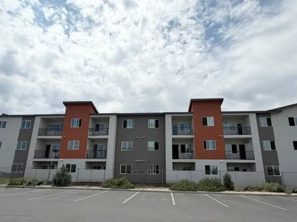Arrowleaf Apartments