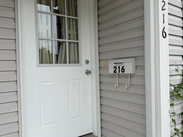 216 N Hickory St #216 — Photo 2