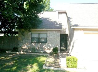 2504 NE Kingsbriar Pl, Lawton, OK 73507