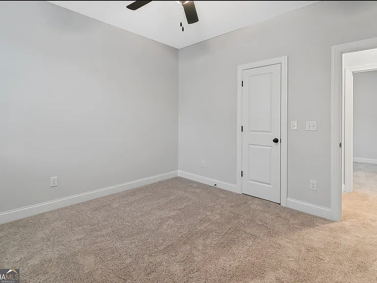 127 Vivian Ln — Photo 40