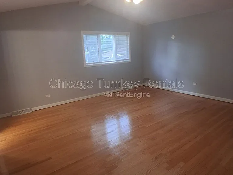 1204 E 166th Pl — Photo 13