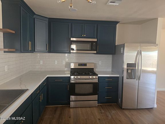 3rd image of 370 N Cochise Ave