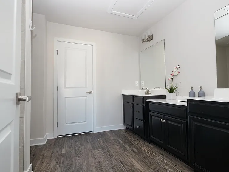 4th Floor Master Suite Bathroom