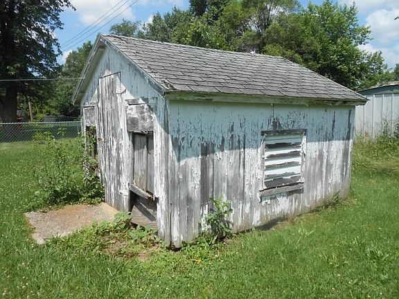 Small Storage Shed