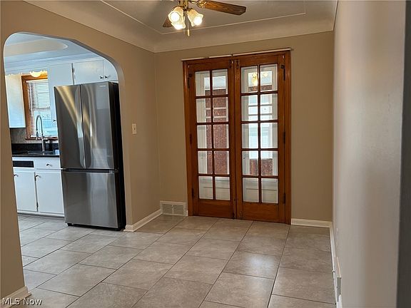 5th image of 5116 Erwin St