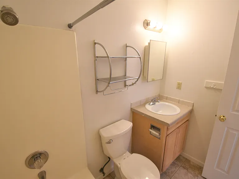 1125 Grandview Ave #8 — Photo 10