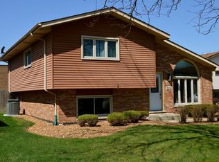 12026 S Kathleen Ct, Alsip, IL 60803