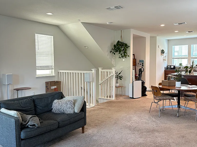 210 Ashton Way — Photo 8