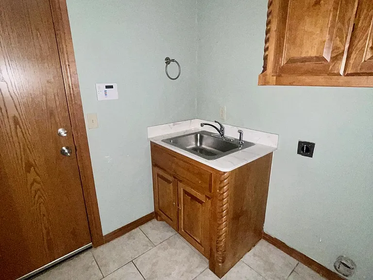 819 Rickwood Cir — Photo 24