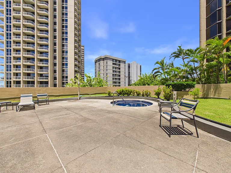 2101 Nuuanu Ave #I1806 — Photo 31