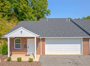 207 Adia Ln, Lower Burrell, PA 15068
