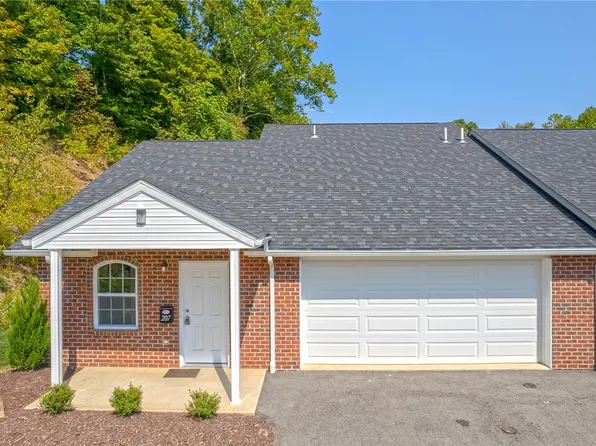 207 Adia Ln, Lower Burrell, PA 15068