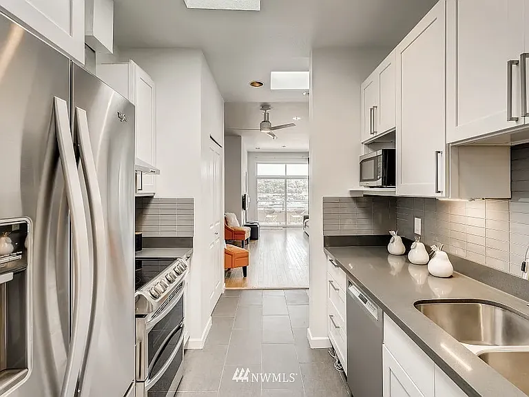 1504 Aurora Ave N #503 — Photo 9