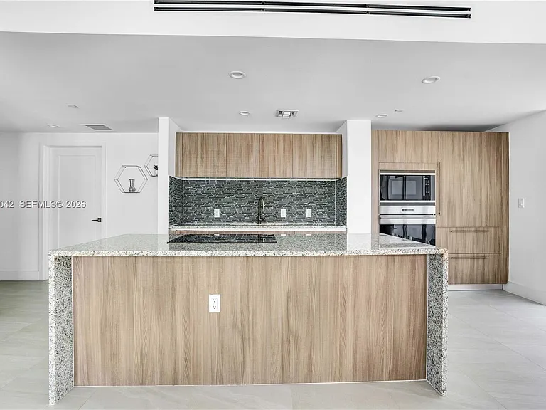 1170 101st St #301 — Photo 10