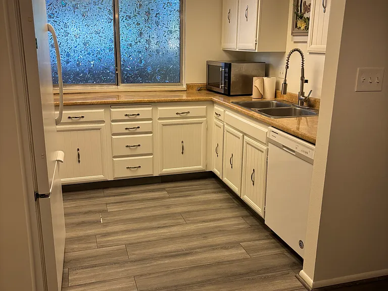 1460 Vega Cir — Photo 10