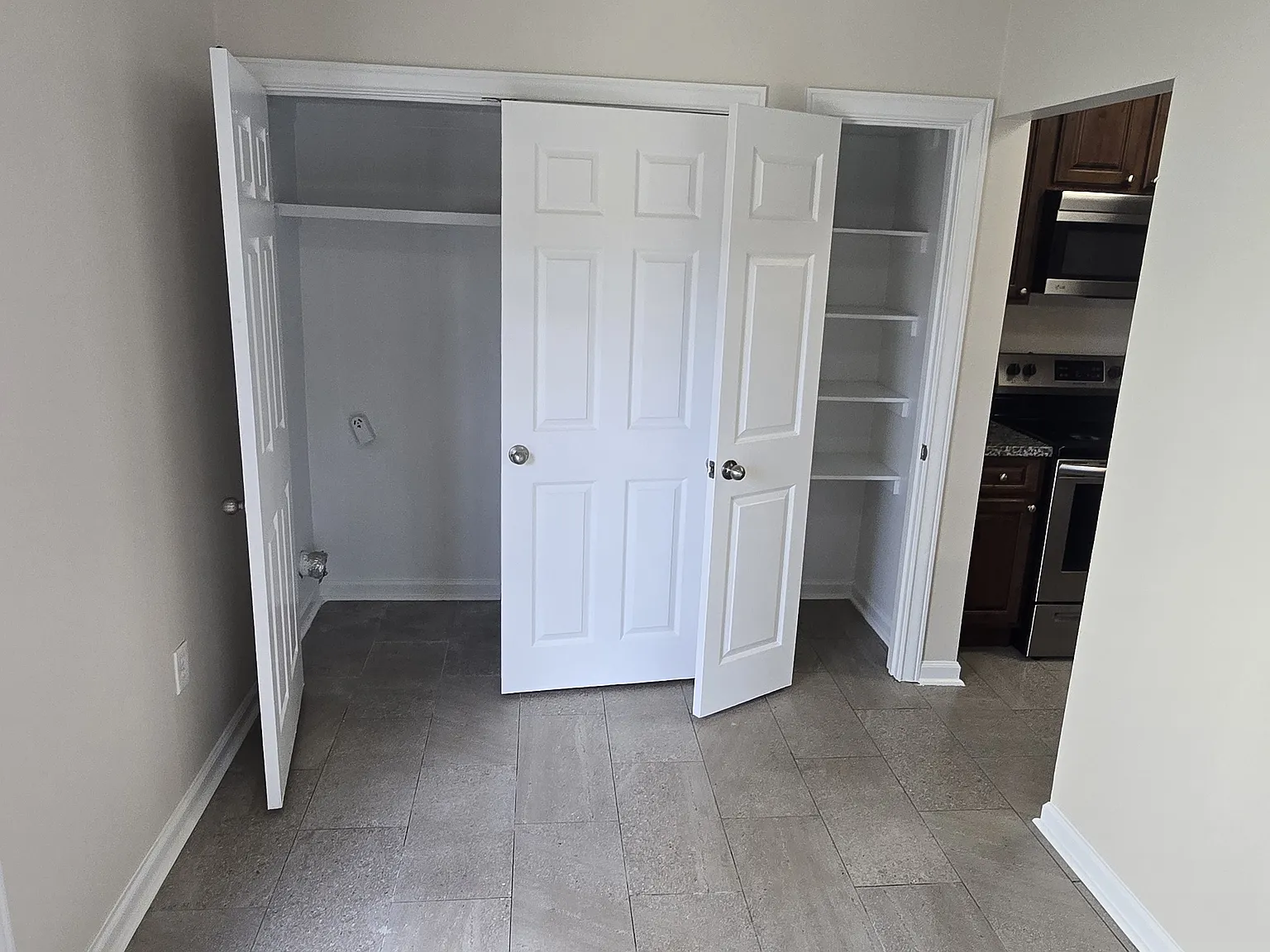 2 bed, 2.5 bath, 1193 sqft, $1,100 — Photo 4