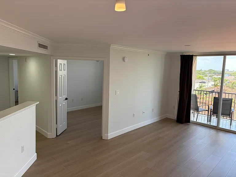 1801 N Flagler Dr #824 — Photo 3