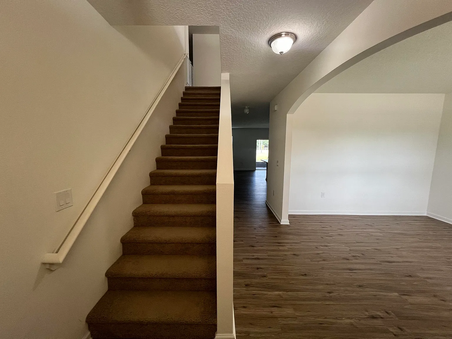 5 bed, 3.5 bath, 2926 sqft, $2,950 — Photo 3