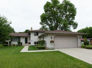 3017 Edgewood Dr N, Fargo, ND 58102
