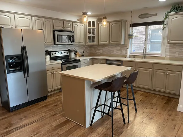 1142 River Rd — Photo 3