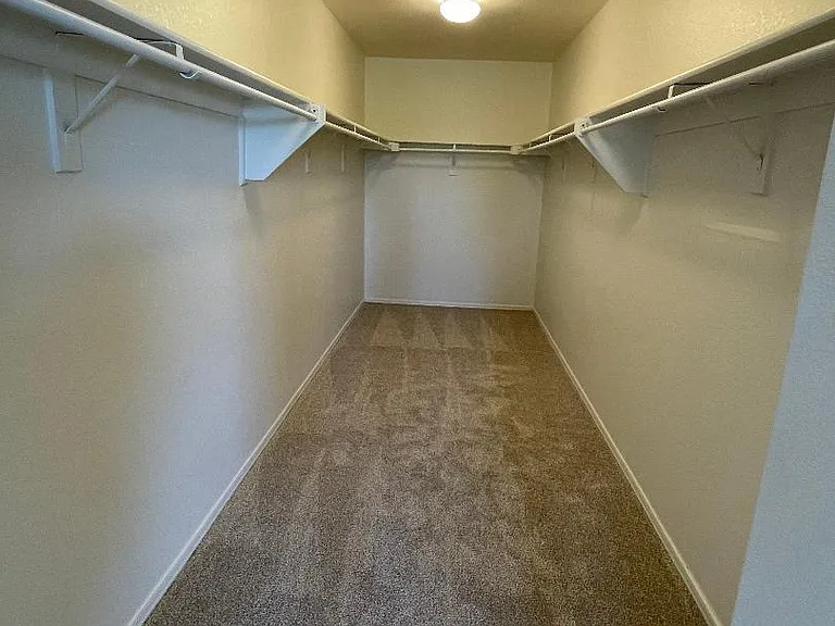 So much hanging space !