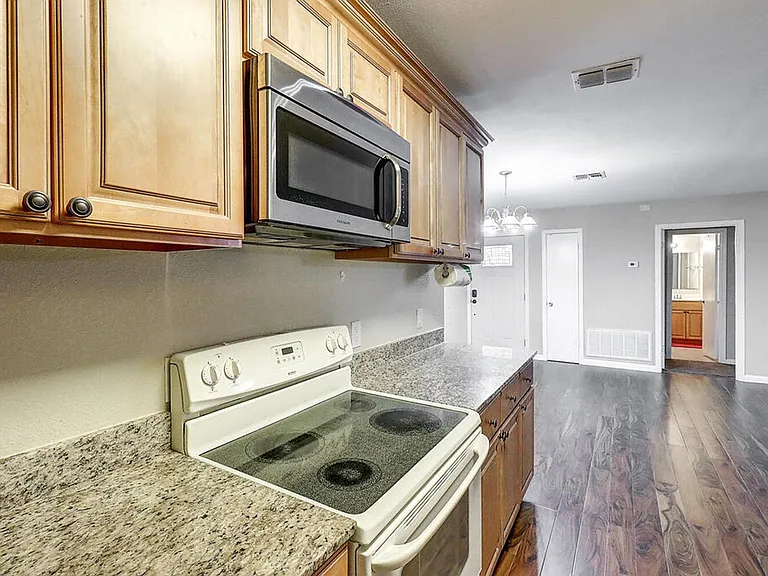 1011 Ennis Joslin 234 — Photo 28