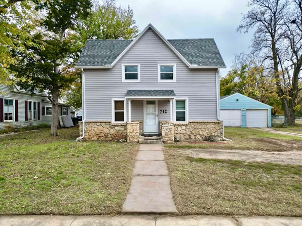 712 S C St, Arkansas City, KS 67005