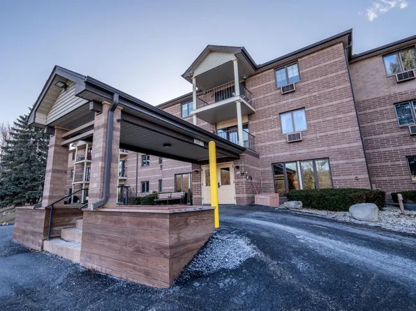 530 North Silverbrook DRIVE #123, West Bend, WI 53090