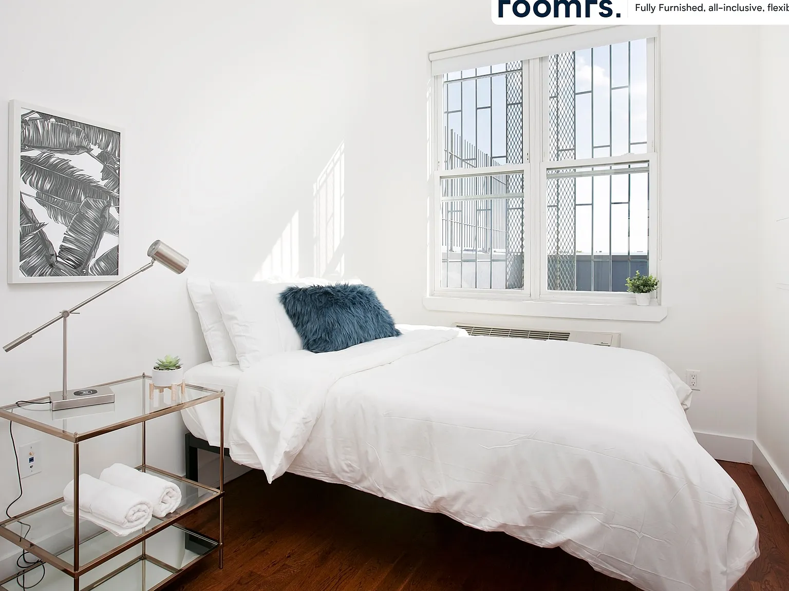 6 bed, 1196 sqft, $1,570 — Photo 1