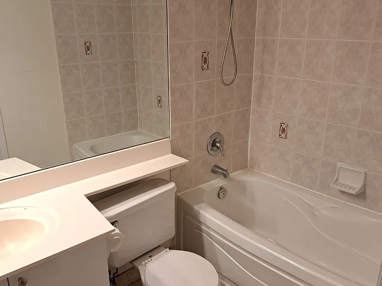 80 Harrison Garden Blvd #1725 — Photo 8