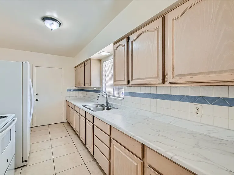 1132 Pahor Dr — Photo 6