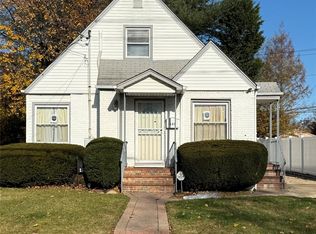 133 Wellington Street, Hempstead, NY 11550