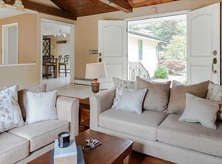 585 Comstock Pkwy, Cranston, RI 02921