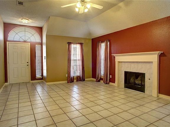 4th image of 10365 York Dr